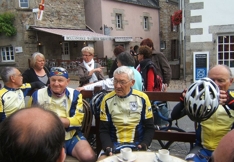 2010-06-12 10 06 Pont Aven le p tit cafe.JPG